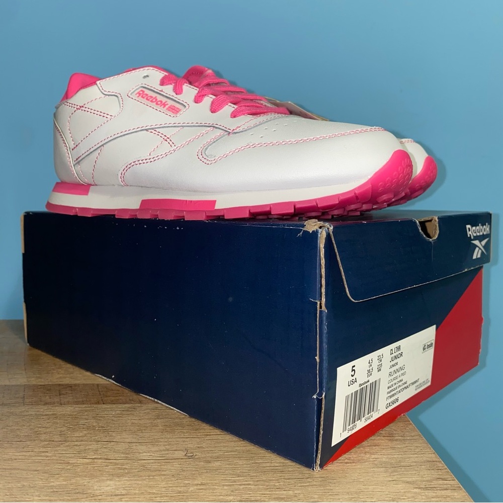 Pink Reebok - Picture 3 of 4